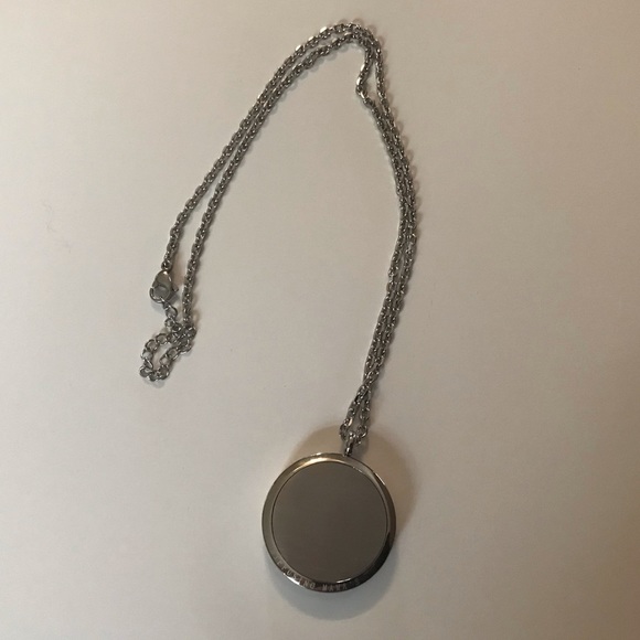 Tree Of Life EO Diffuser Necklace - Picture 4 of 8